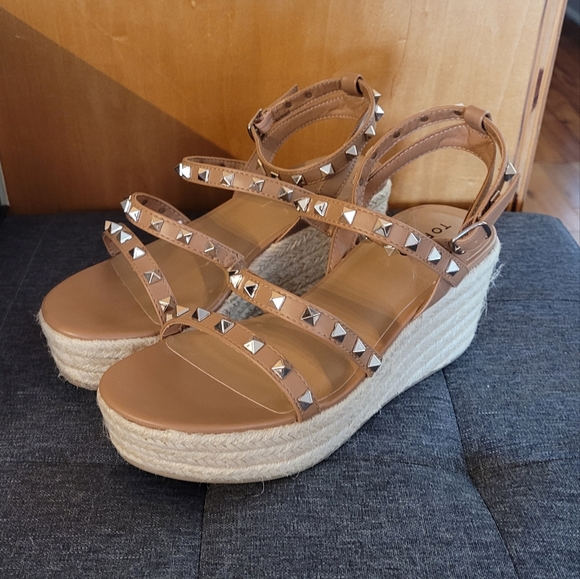 NWOT Torrid Studded Wedge Gladiator Sandals - Picture 2 of 5